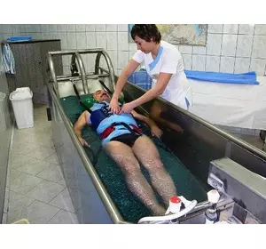 Підводне горизонтальне витягування хребта Підводне горизонтальне витягування хребта